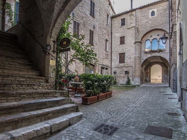 Paese di origineSassoferrato